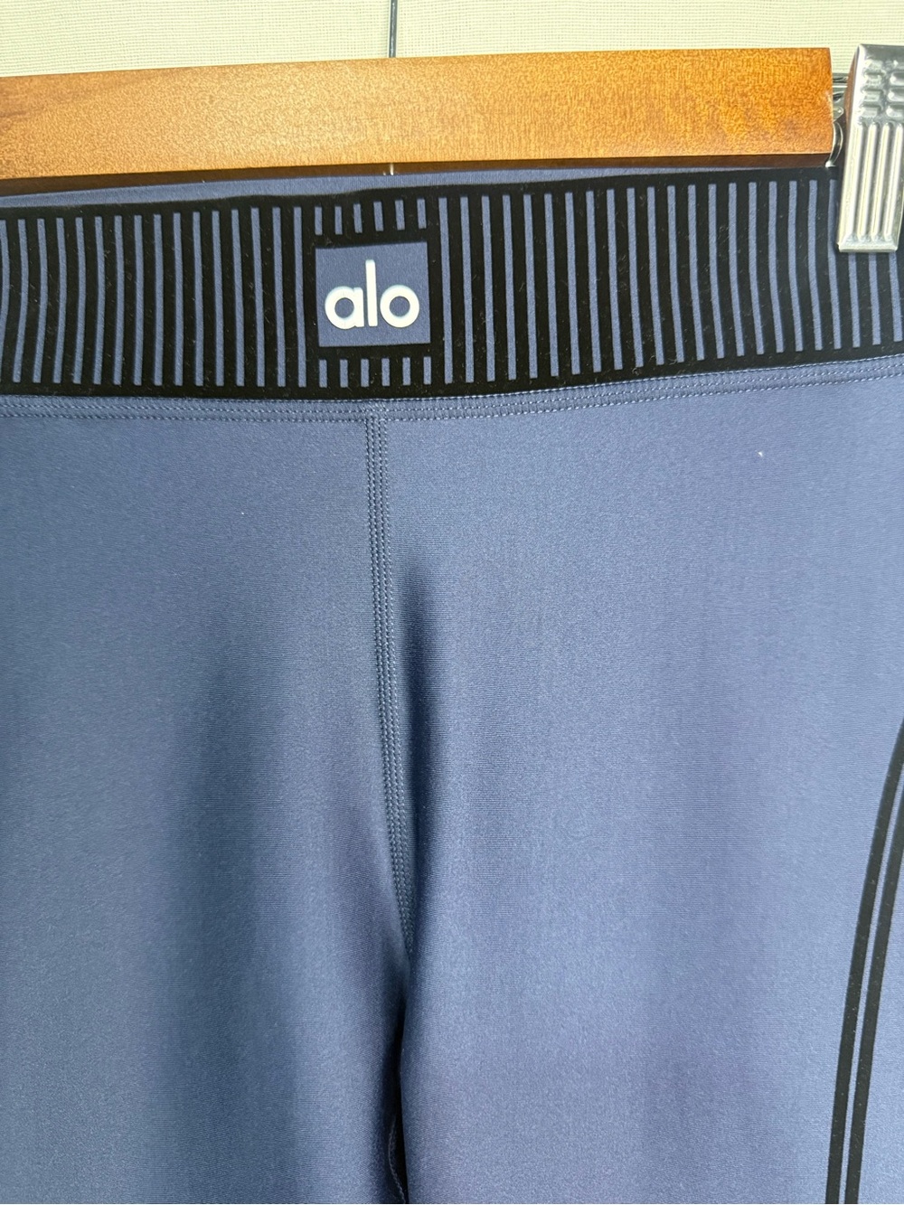 NWT ALO Airlift High-Waist Leggings a 7/8 Line Up -Navy Size XXS - Picture 2 of 6